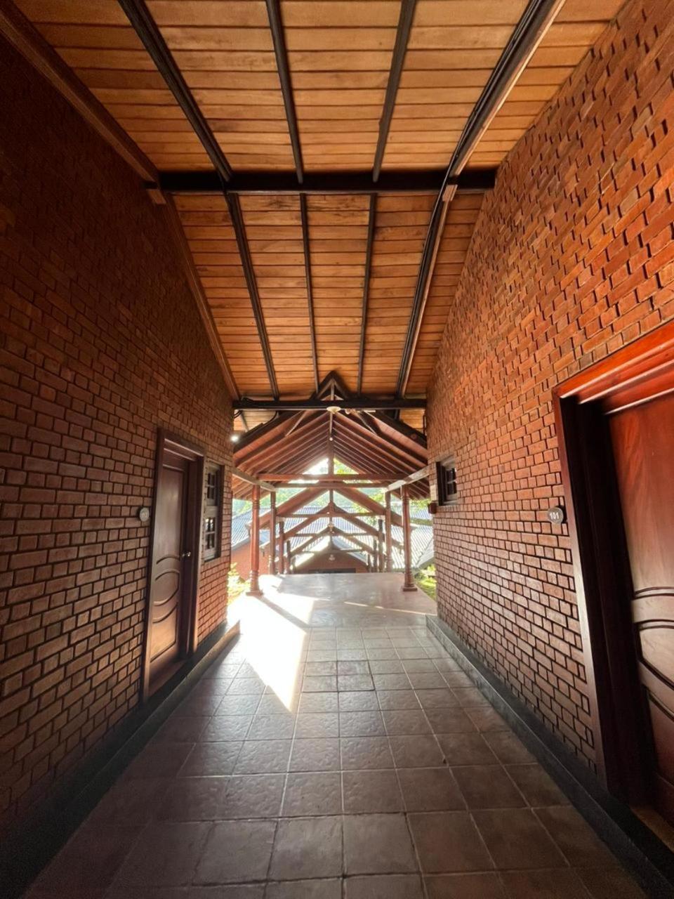 Deluxe Double or Twin Room with Balcony